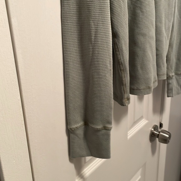 2 Outdoor Bass Women’s Tops in Size
Large. One wash out black and mint green - Picture 8 of 9